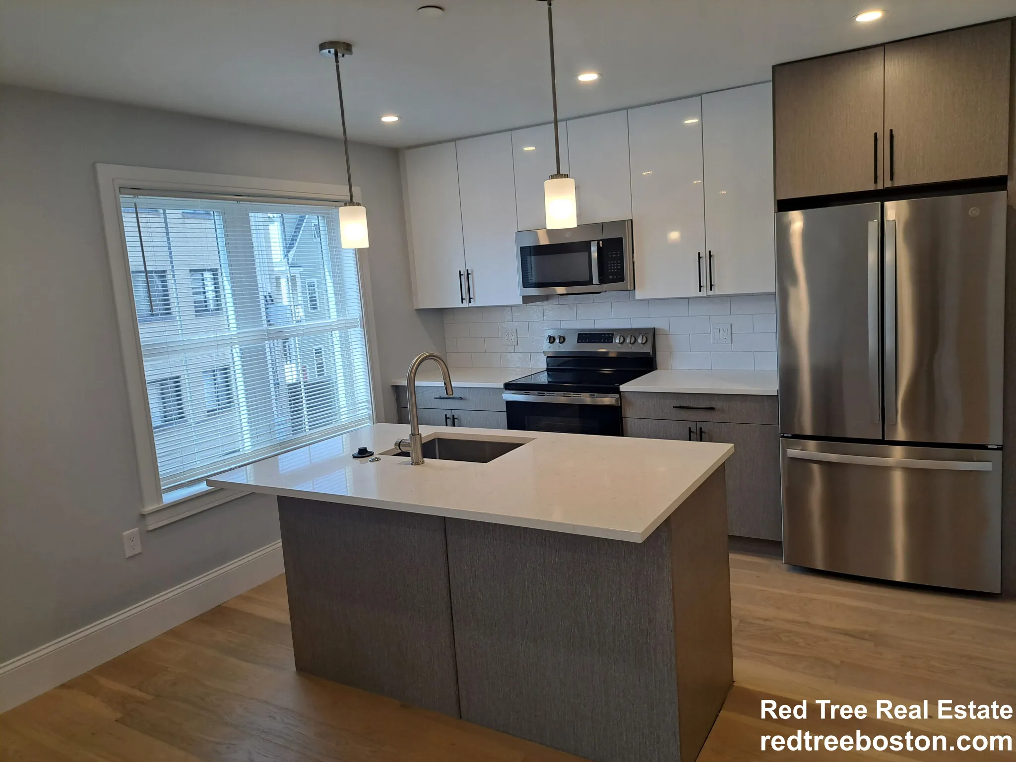 425 Market St, Oak Square