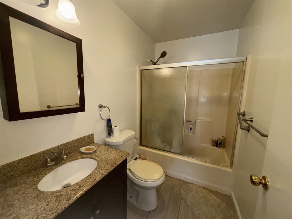 7 Howe Terr, Dorchester