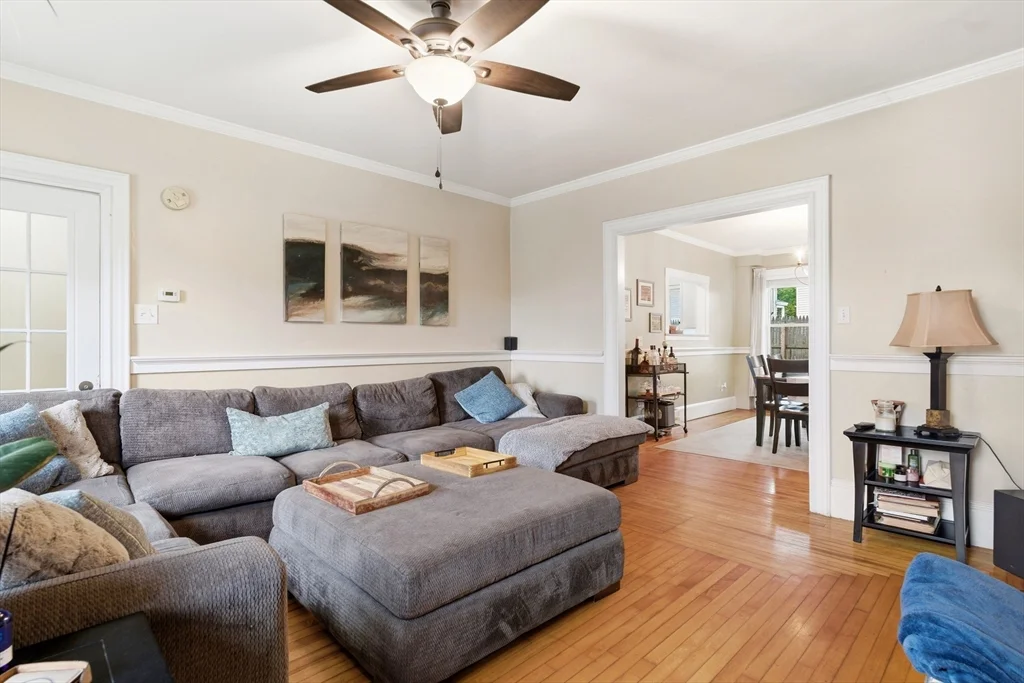 5 Osgood Pl, Amesbury