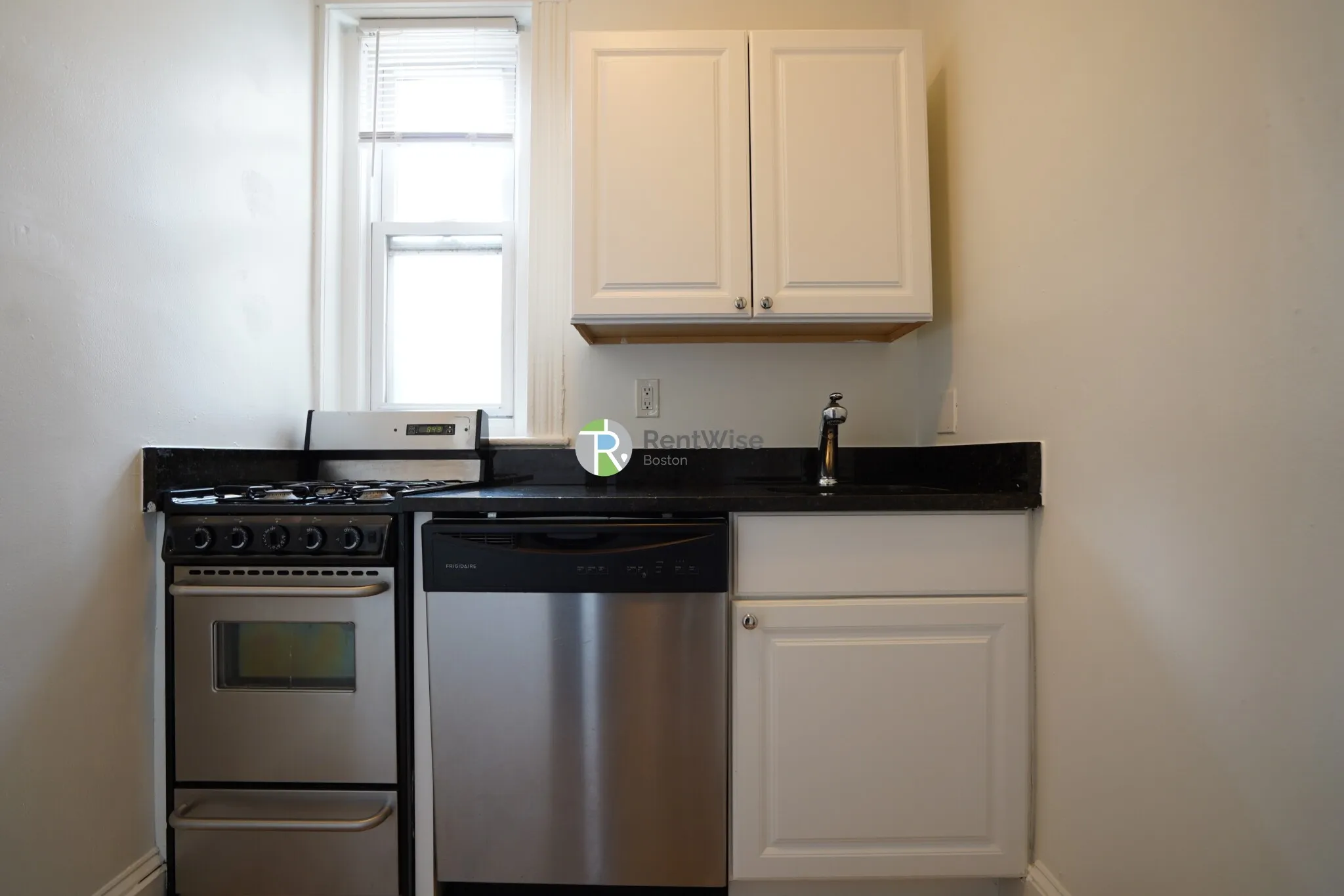 82 Brainerd Rd, Allston