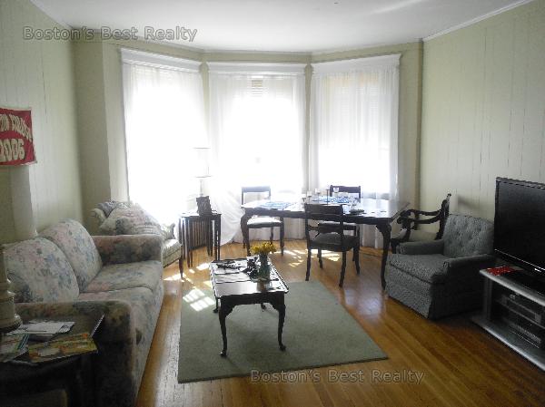 2 bed, 1 bath apartment for rent at 11 Englewood Ave Unit 10, Coolidge Corner