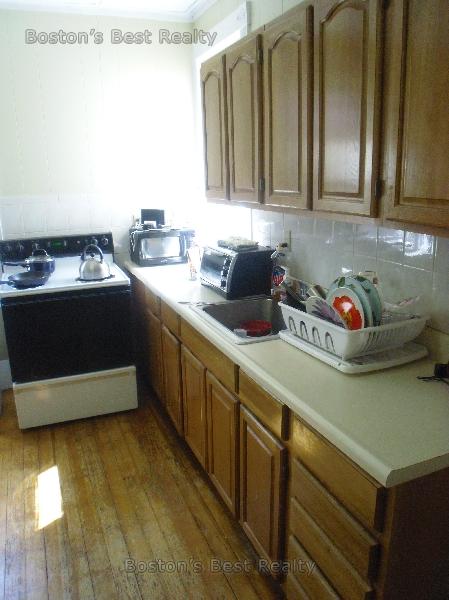 2 bed, 1 bath apartment for rent at 11 Englewood Ave Unit 10, Coolidge Corner — photo 4 of 5