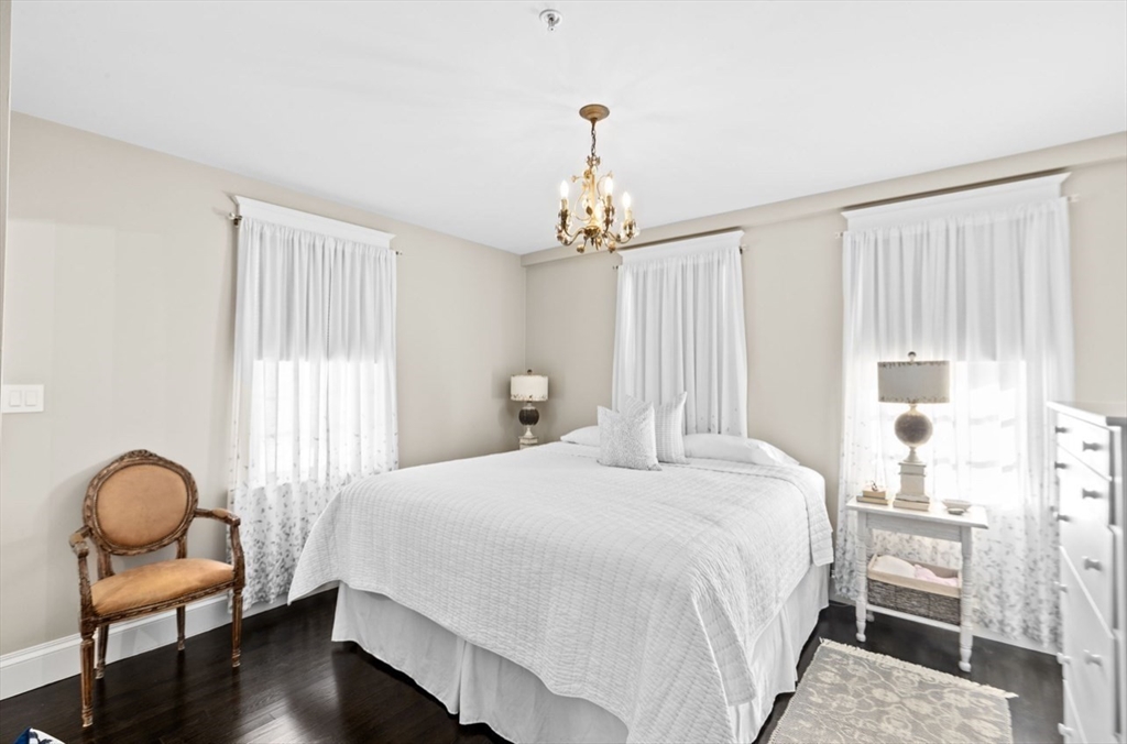 108 Elm St, Cohasset