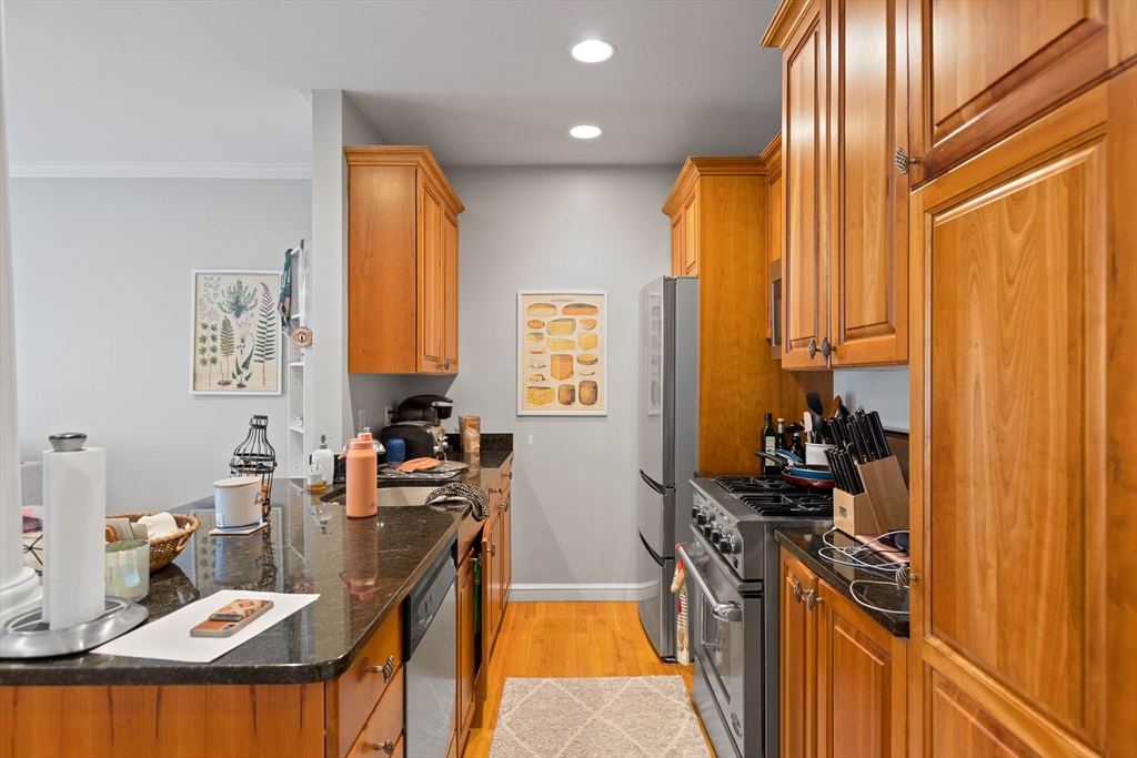 57 Bartlett St, Charlestown