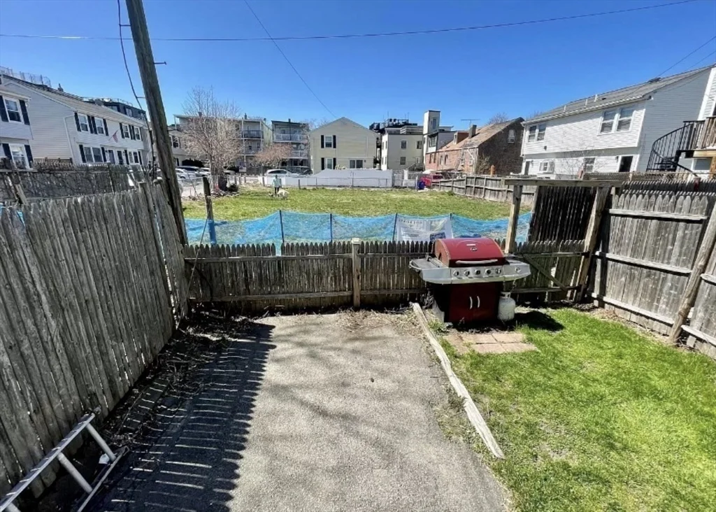 12 Emmet St, South Boston