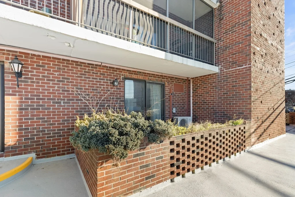 47 Mystic St, Arlington