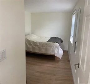 9 Perry Ave, Wareham