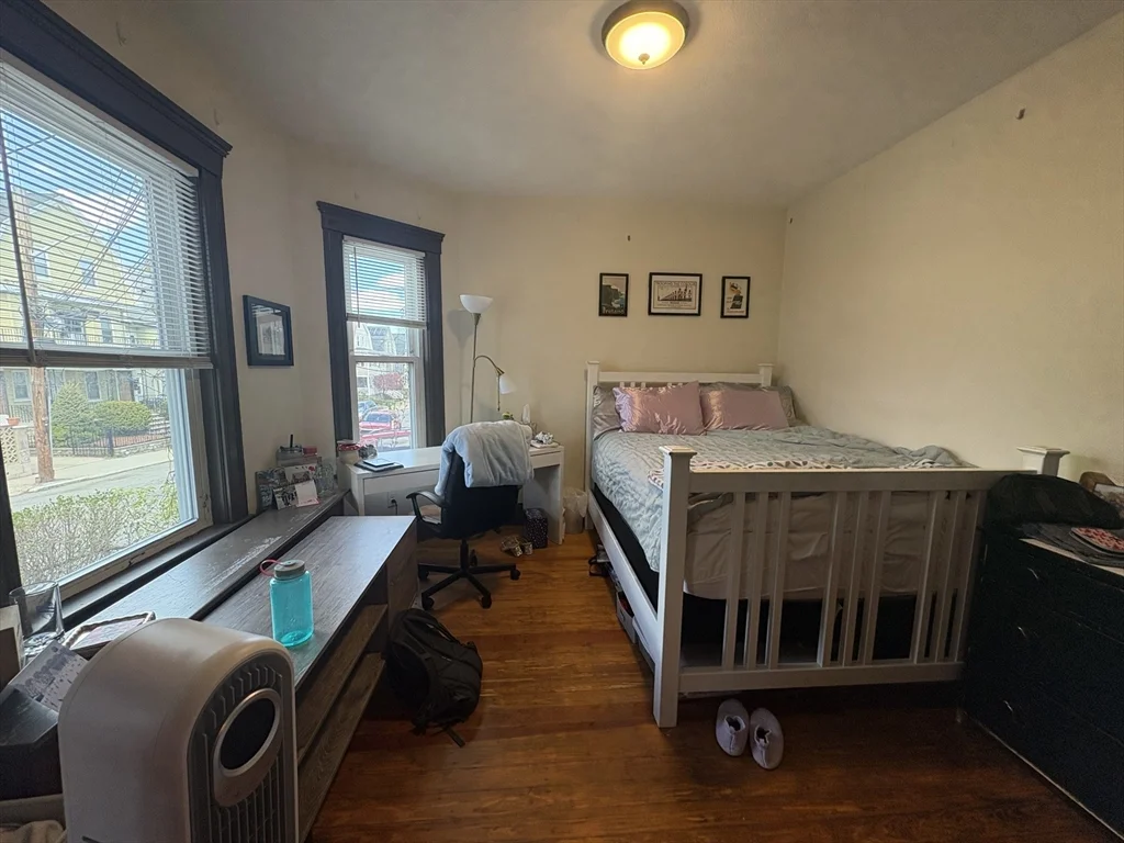 352 Main St, Medford