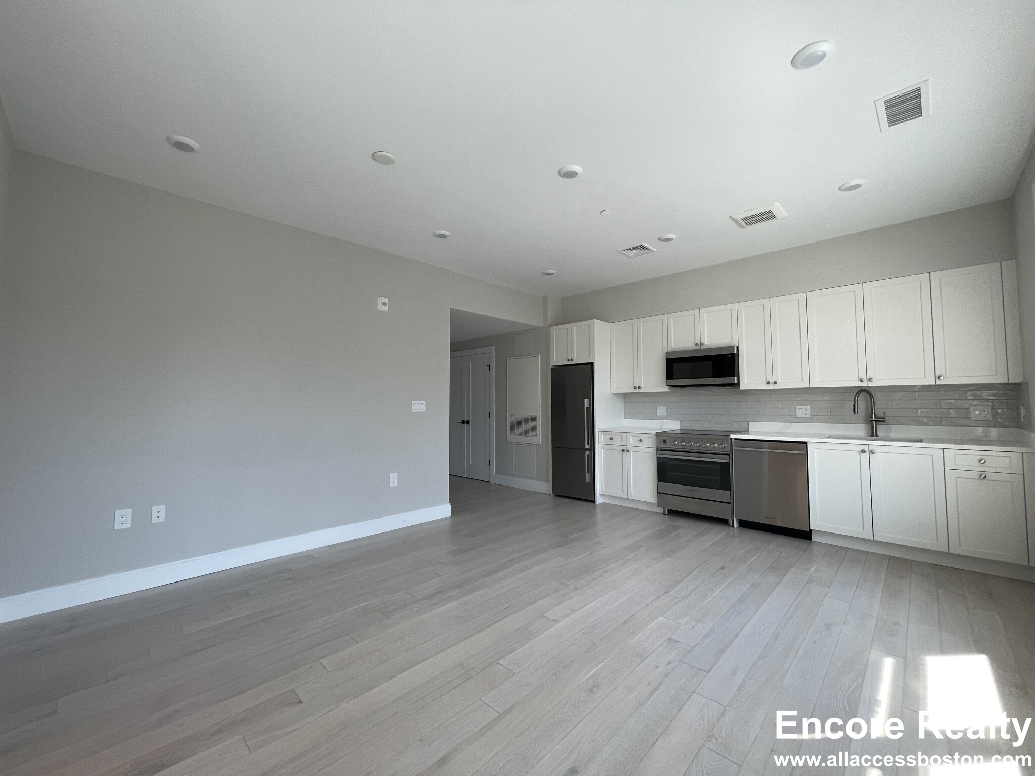 Studio bed, 1 bath apartment for rent at 197 Green St Unit 2204, Jamaica Plain — photo 4 of 11