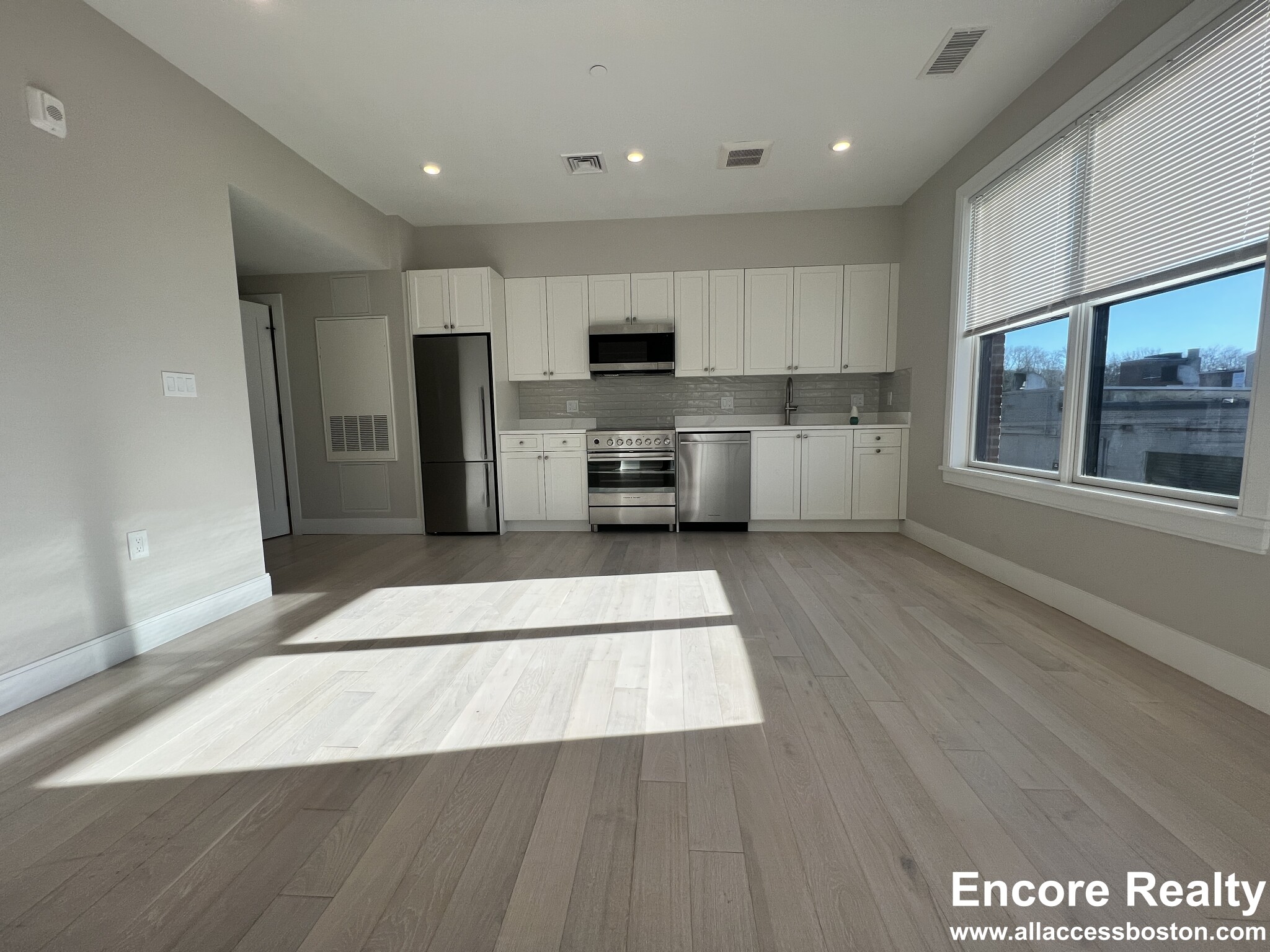 Studio bed, 1 bath apartment for rent at 203 Green St Unit 204, Jamaica Plain — photo 5 of 7