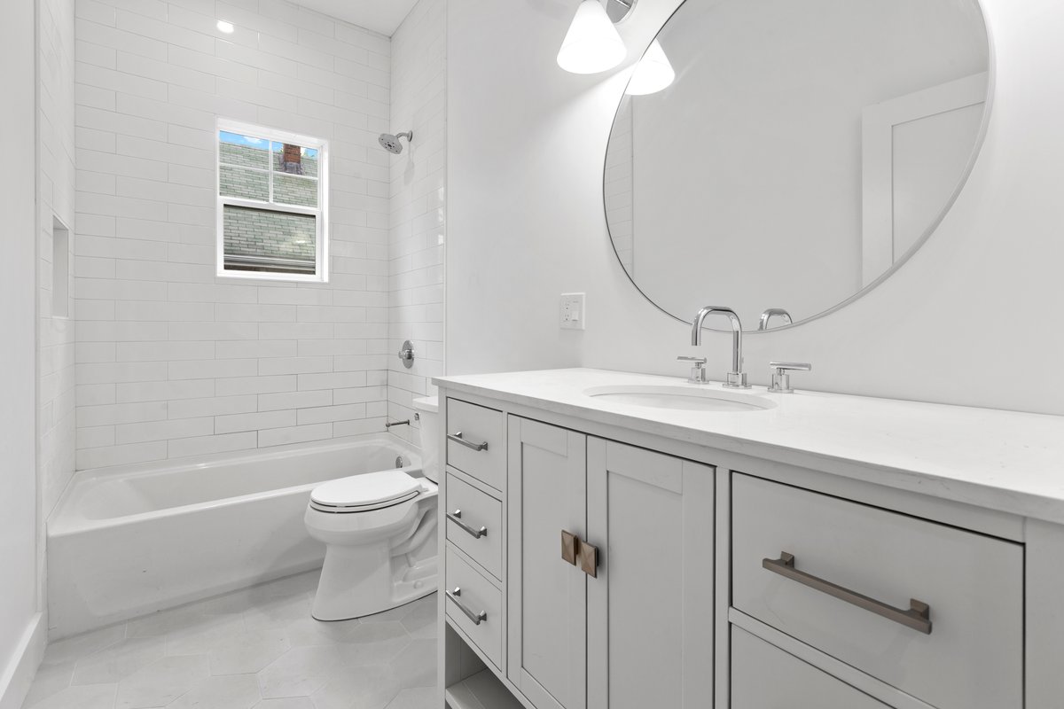 2 bed, 2 bath apartment for rent at 197 Vine St Unit 1, Everett — photo 2 of 13