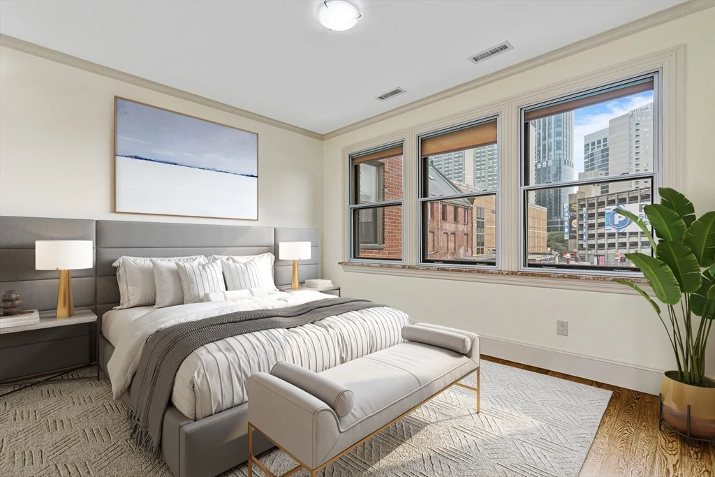 330 Newbury St, Back Bay