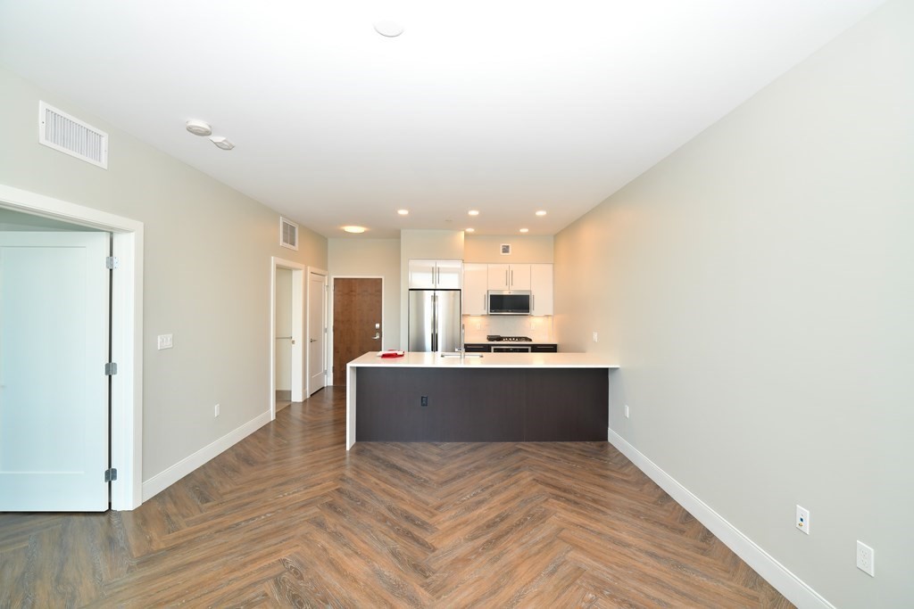 1 bed, 1 bath apartment for rent at 1971 Dorchester Ave Unit 6009, Dorchester — photo 1 of 16
