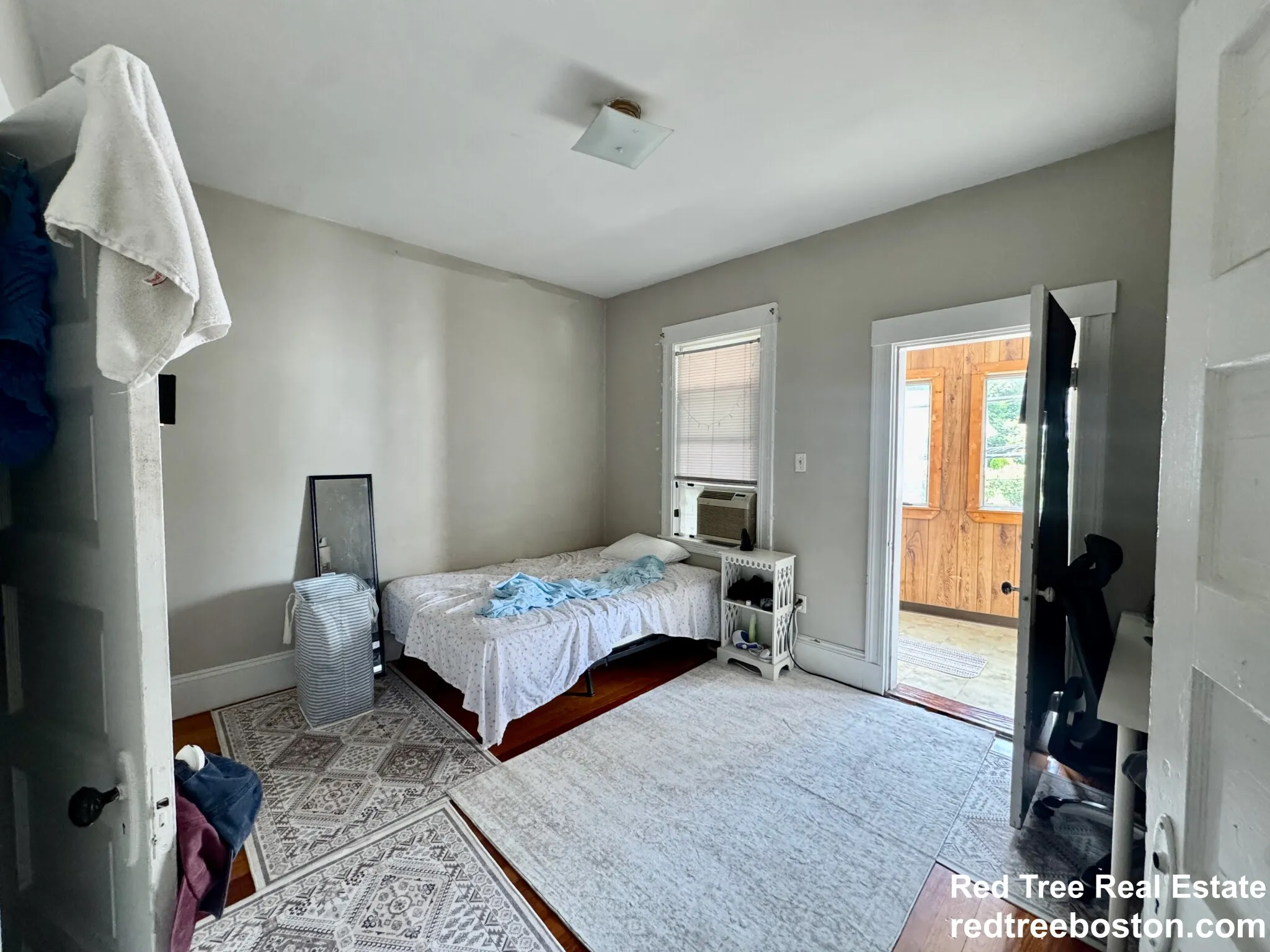 348 Faneuil St, Oak Square