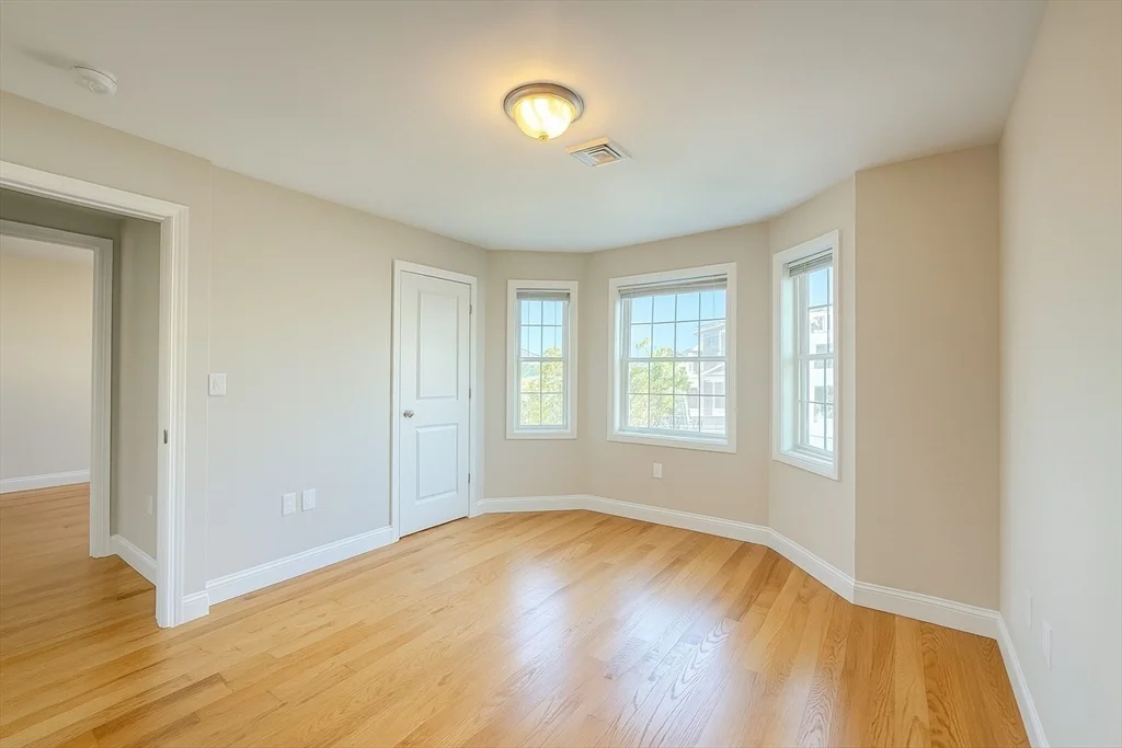 46 Wellington St, Waltham