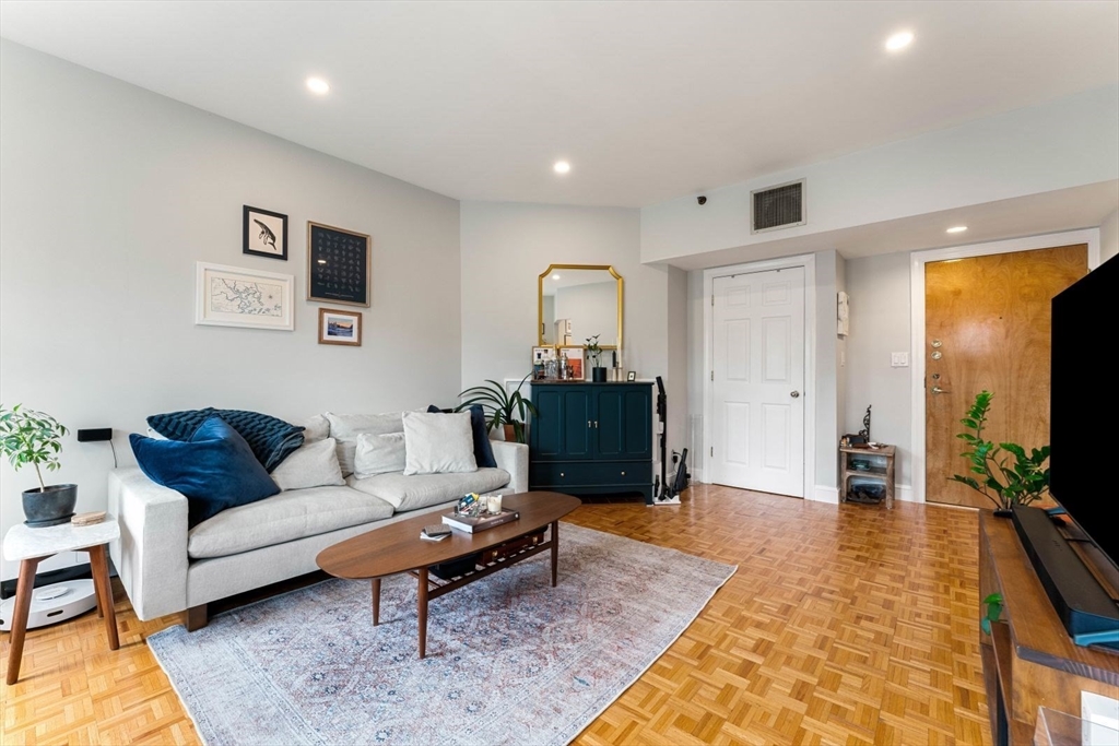 416 Commonwealth Ave, Back Bay