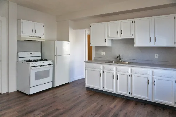 252 Ash St, South Side