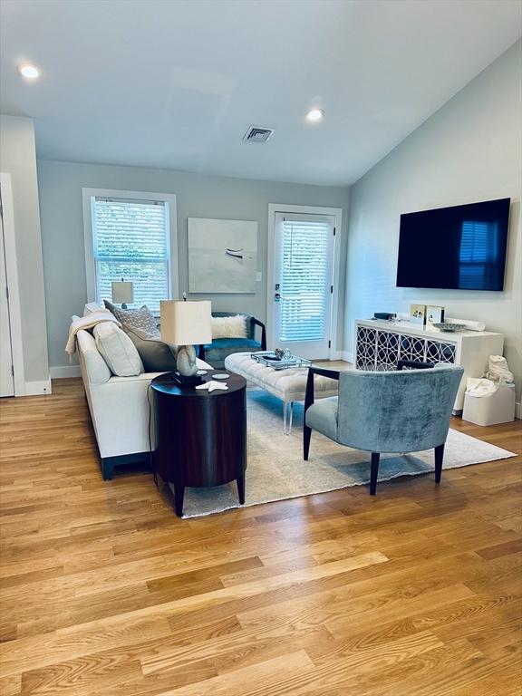 220 Center St, Pembroke