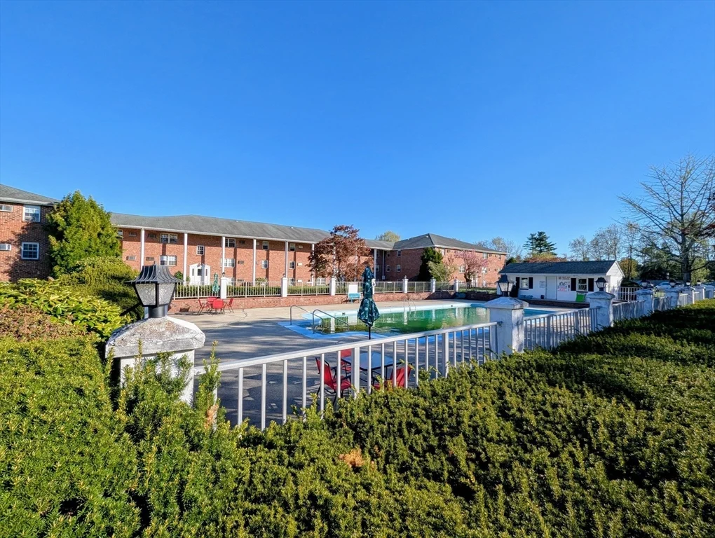 89 Pleasant St, Medfield