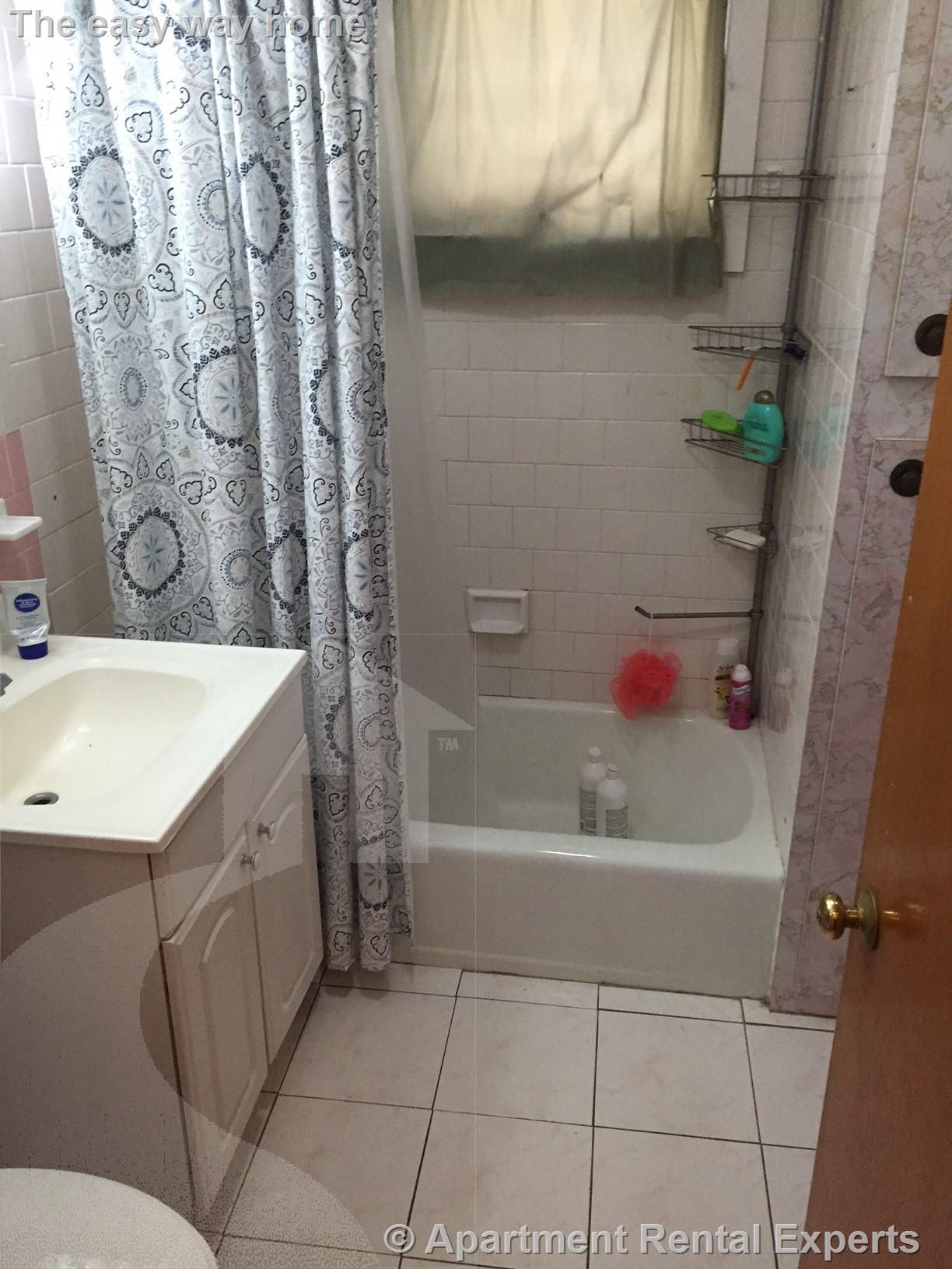 10 Windsor Rd, Tufts