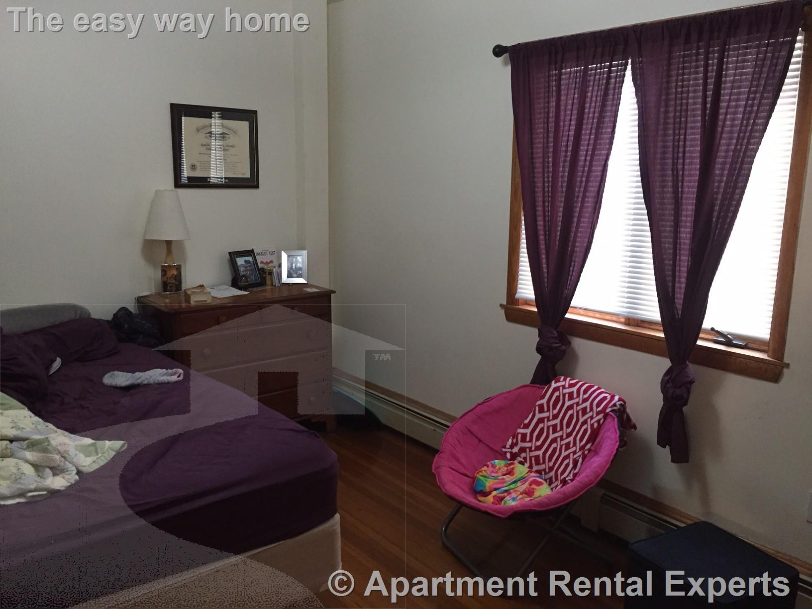 10 Windsor Rd, Tufts