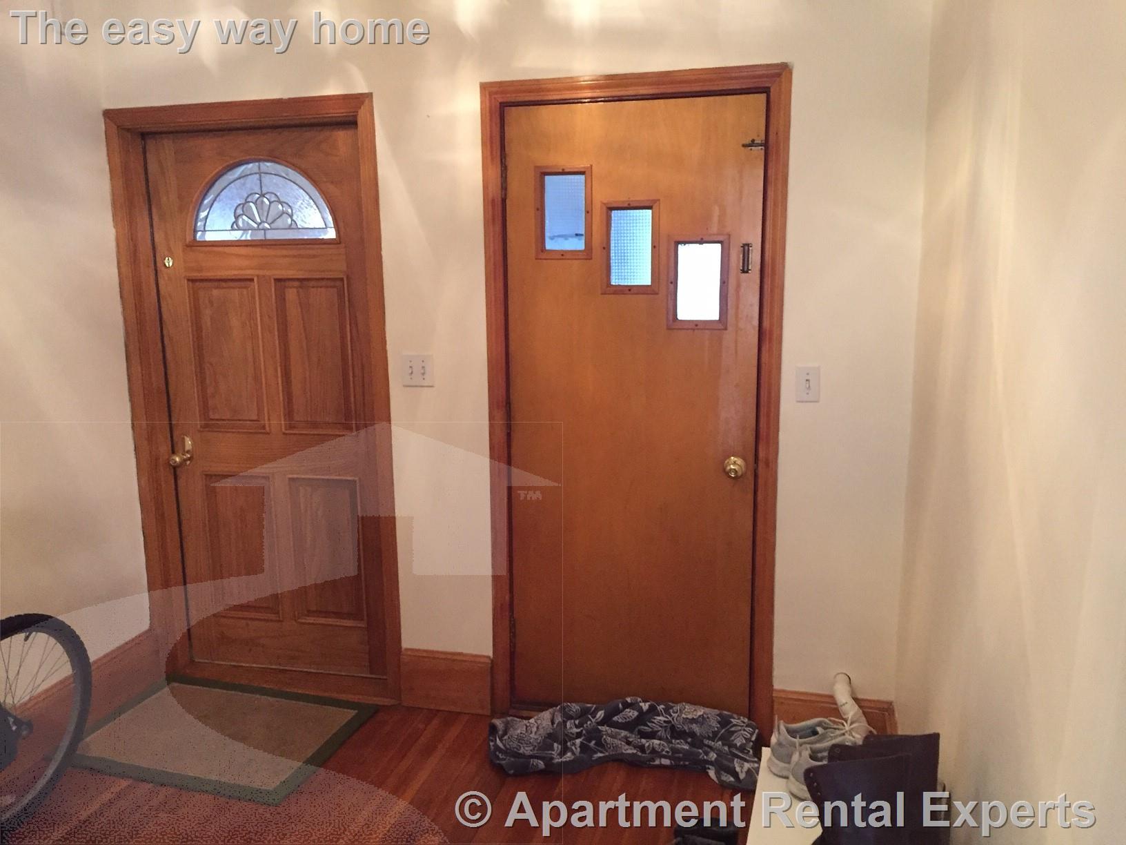 10 Windsor Rd, Tufts