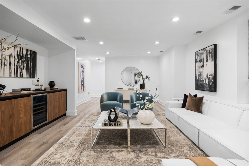 706 Saw Mill Brook Pkwy, Newton Center