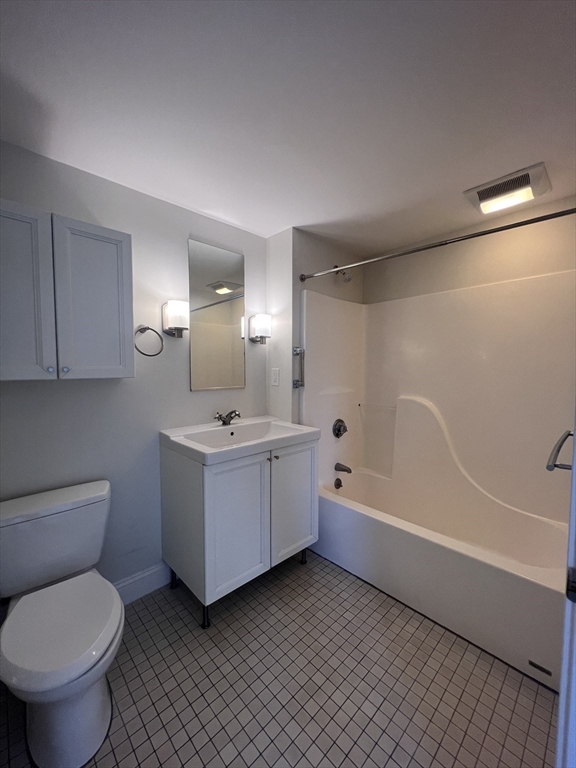 1008 Massachusetts Ave, Riverside