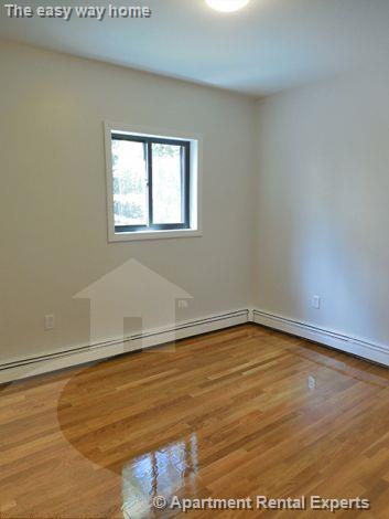1.5 bed, 1 bath apartment for rent at 13 Pine St Unit 1, Central Square — photo 3 of 5