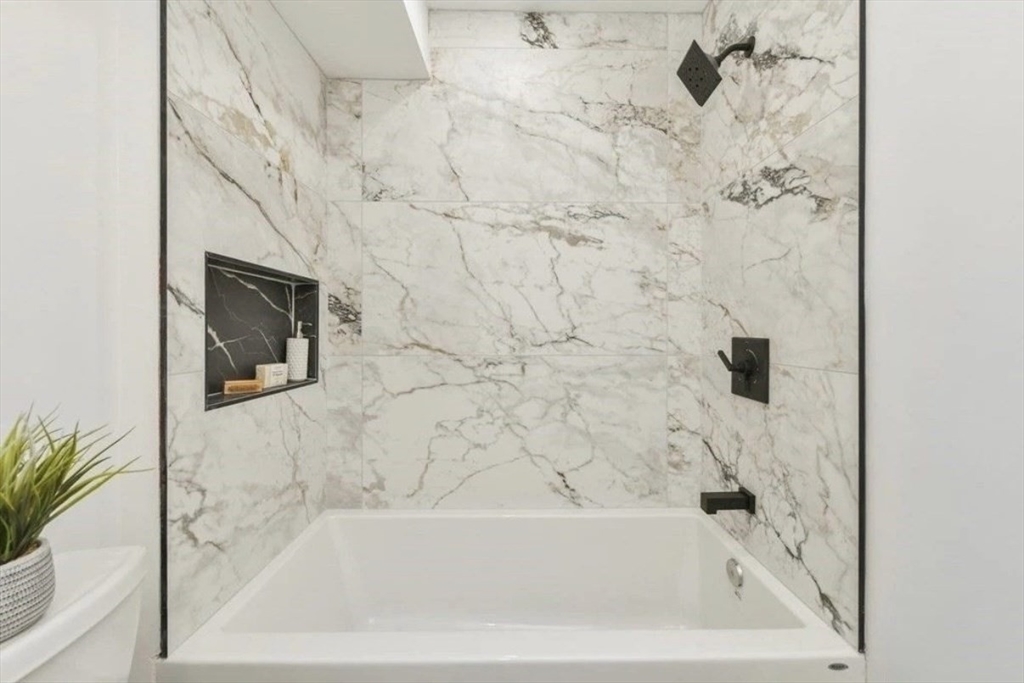 141 Chelsea St, East Boston