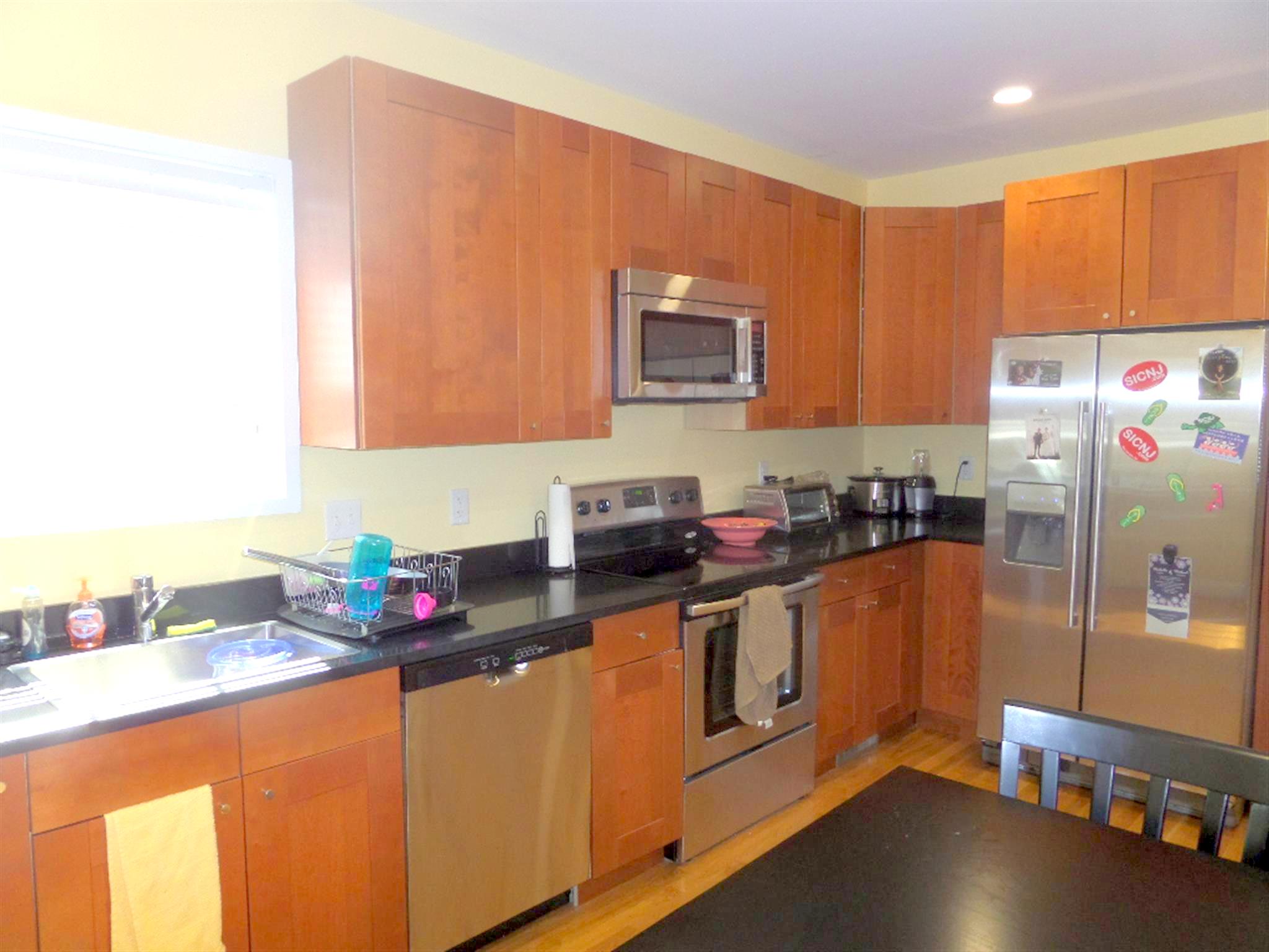 2 bed, 1 bath apartment for rent at 60 William St Unit 1, Medford — photo 2 of 11