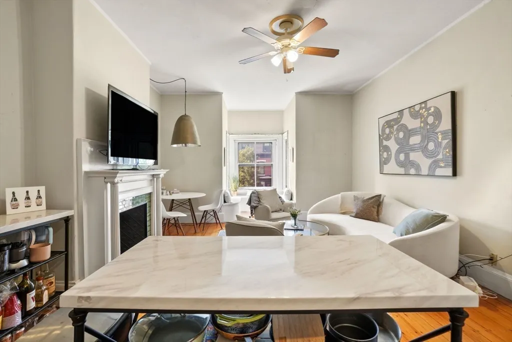 296 Marlborough St, Back Bay