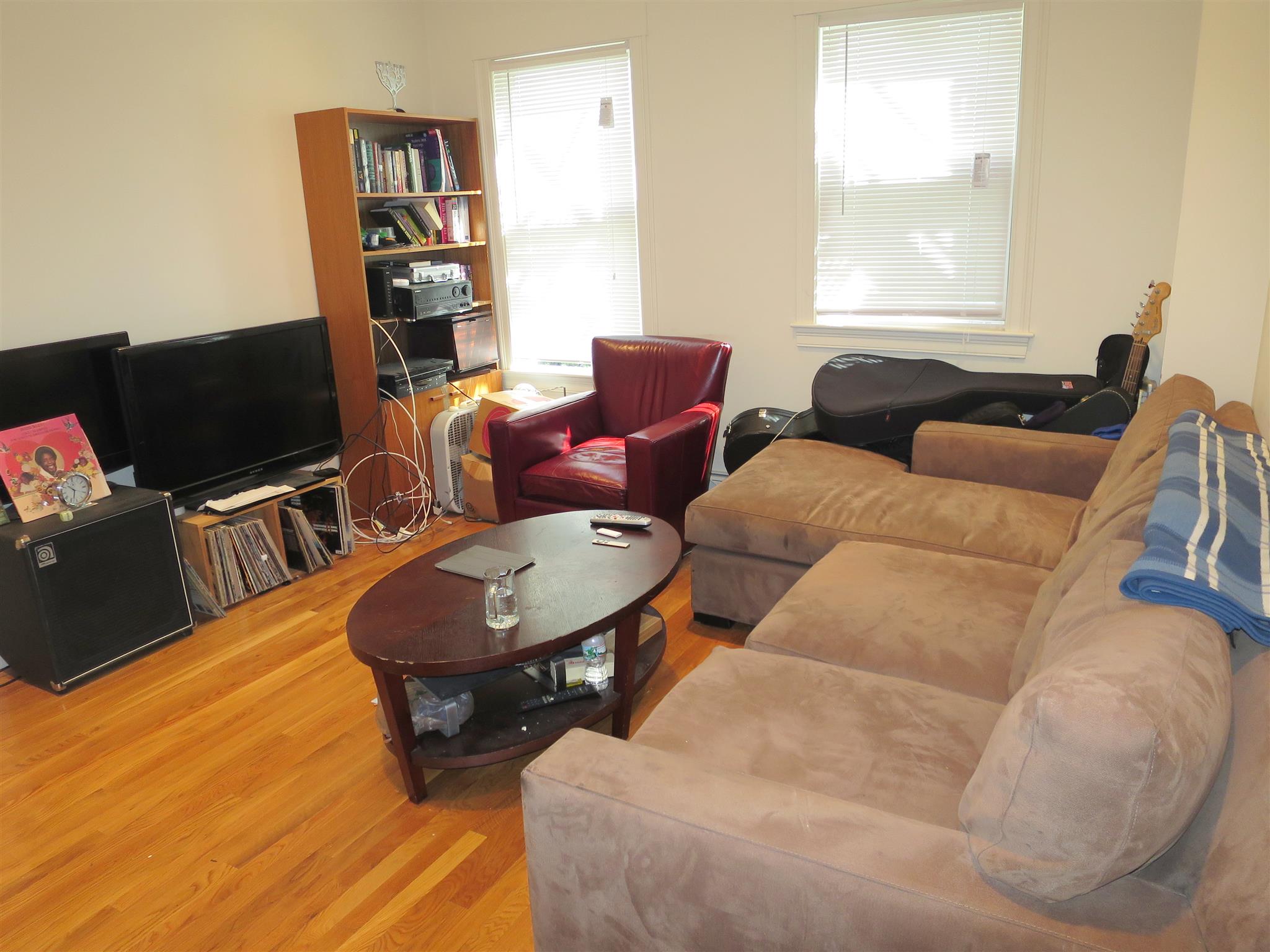 2 bed, 1 bath apartment for rent at 37 Oak St Unit 1, Inman Square — photo 3 of 6
