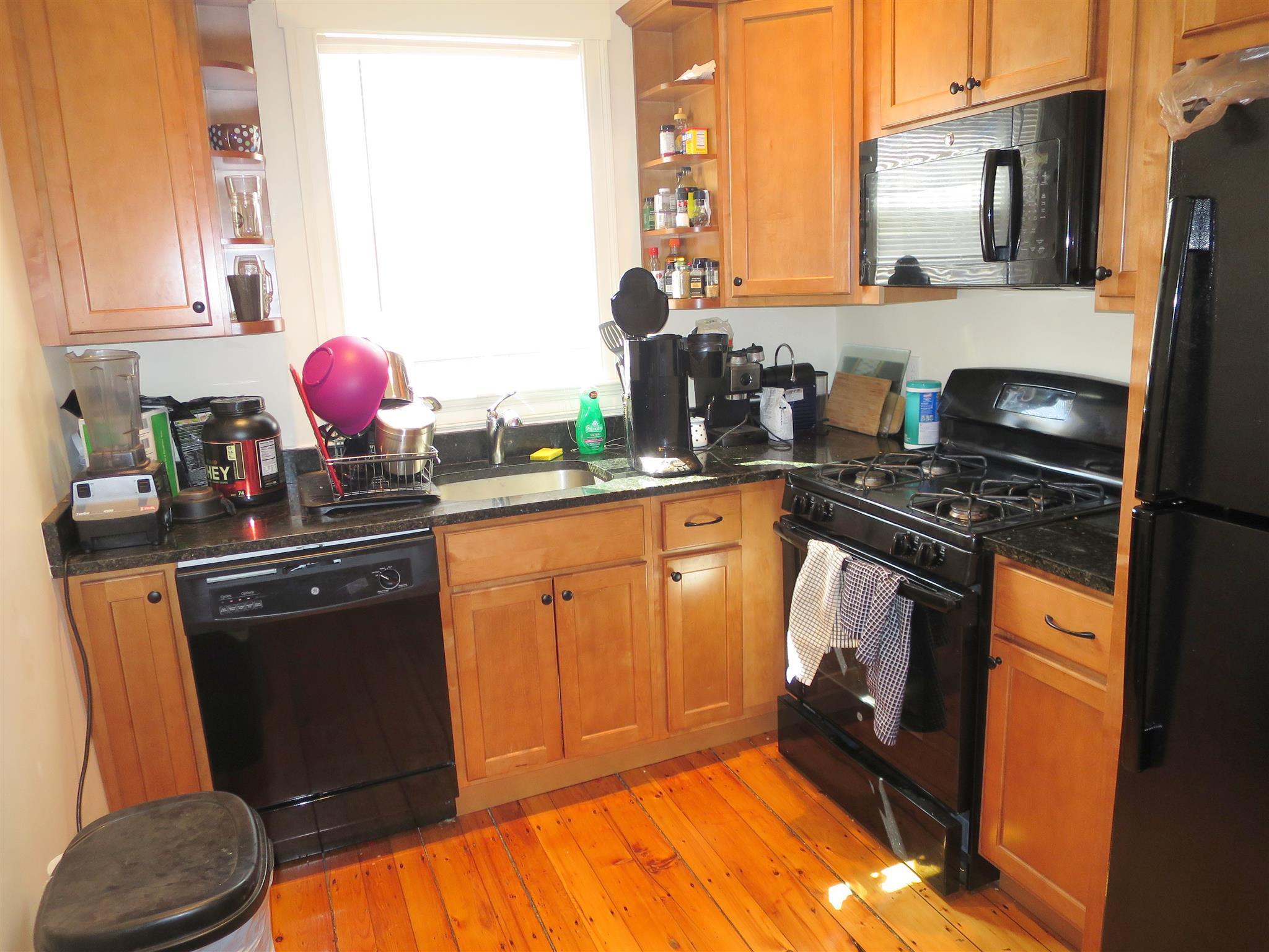 2 bed, 1 bath apartment for rent at 37 Oak St Unit 1, Inman Square — photo 2 of 6