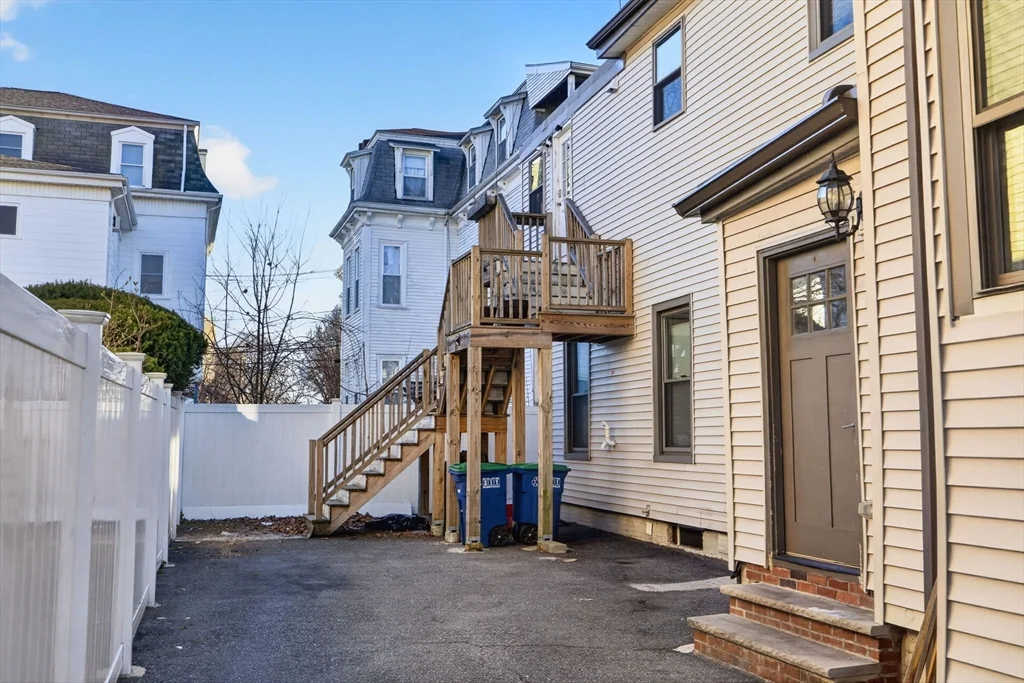 20 Arlington, East Somerville