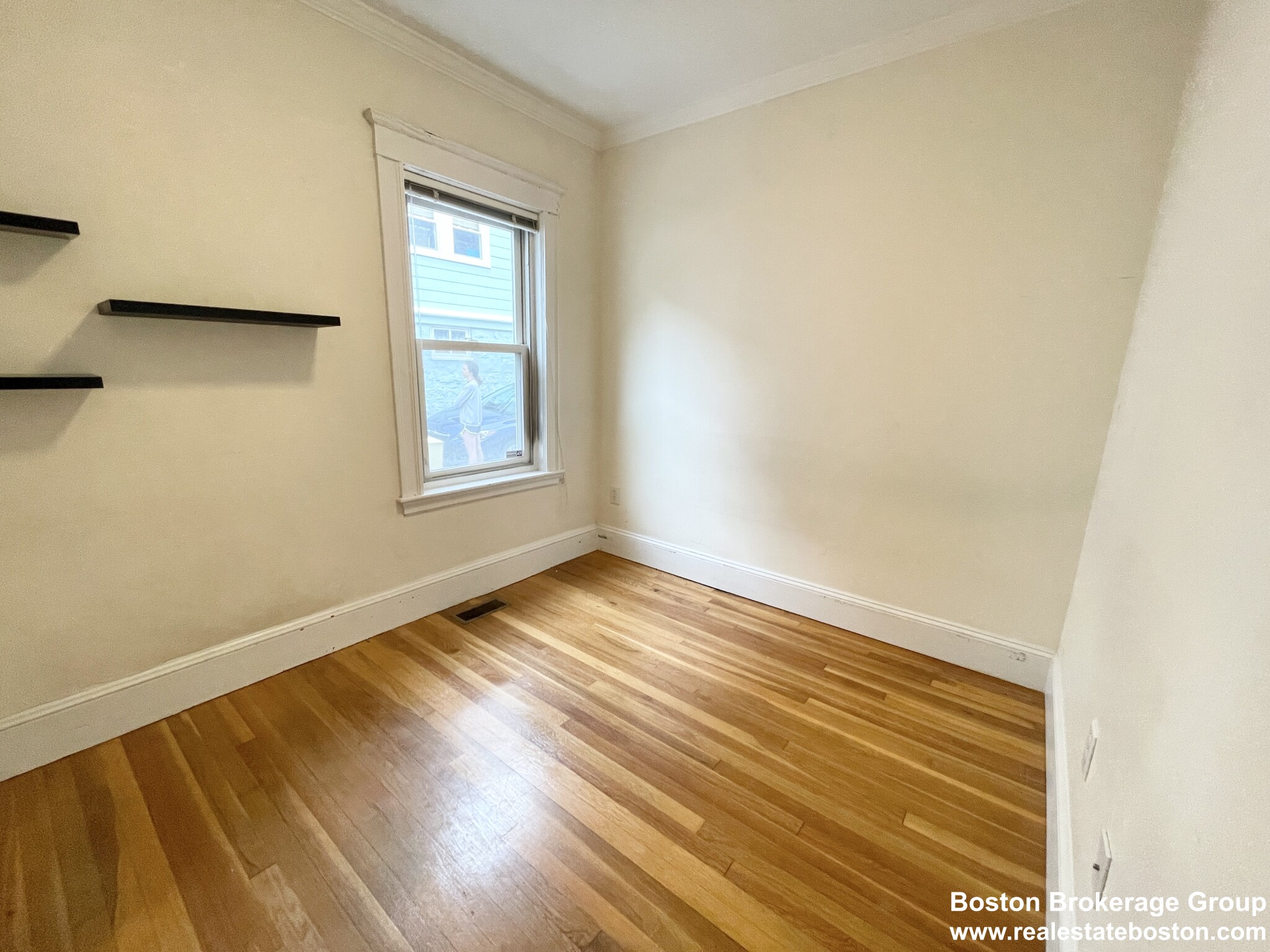 15 Sunset St, Mission Hill