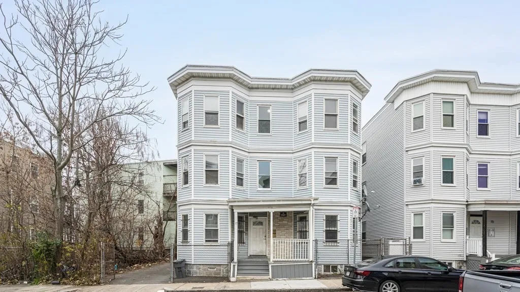 17 Cawfield, Boston
