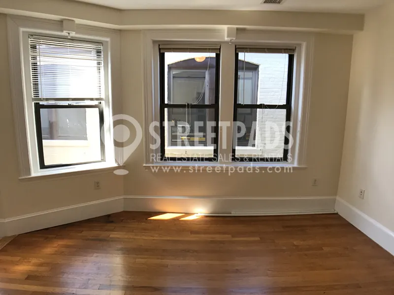 881 Massachusetts Ave, Central Square