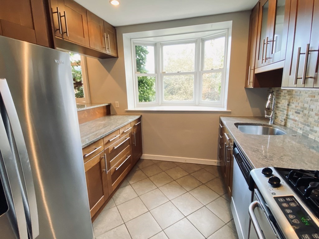 2 bed, 1 bath apartment for rent at 19 Albemarle Unit 4, Back Bay — photo 6 of 10