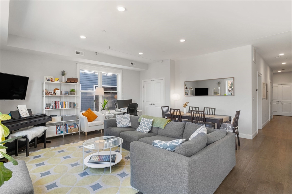 40 Medford St, Somerville