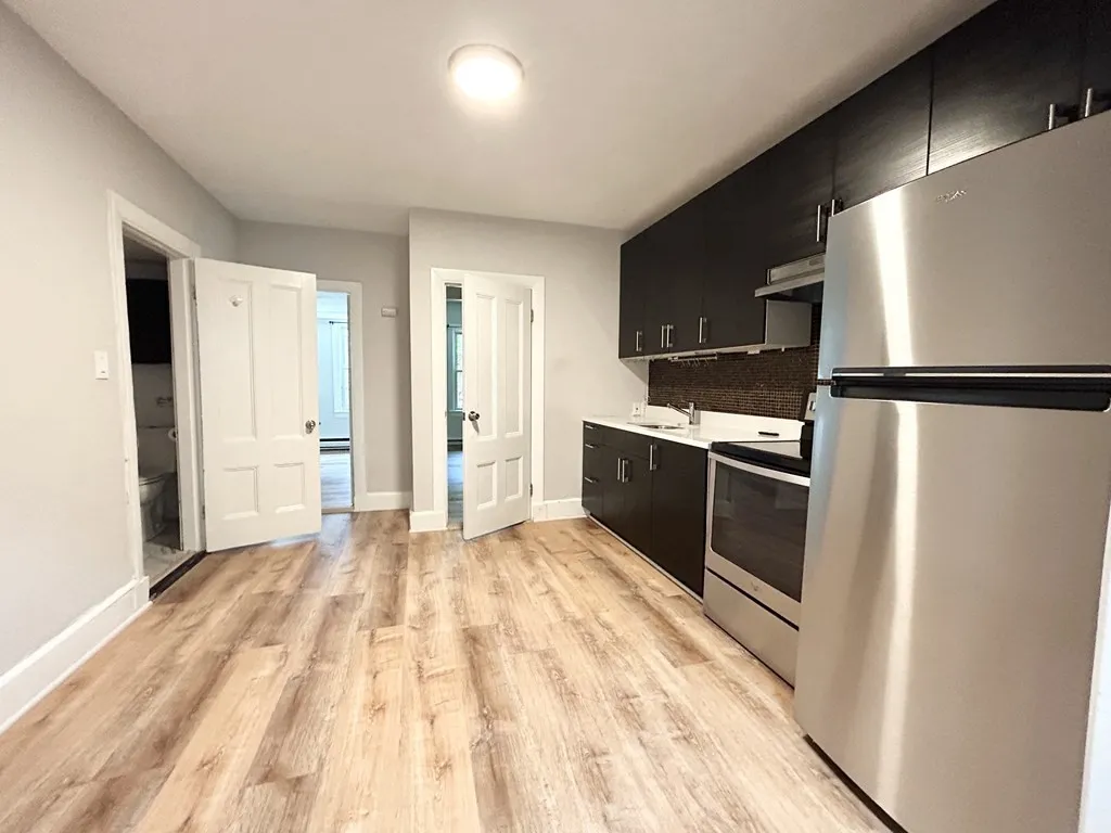 7 Warwick St, Mission Hill