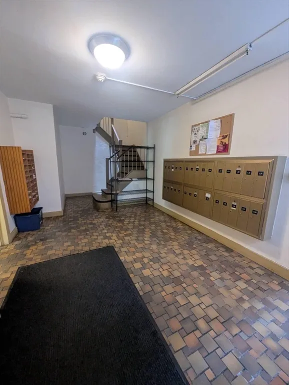 395 Broadway, Mid-Cambridge