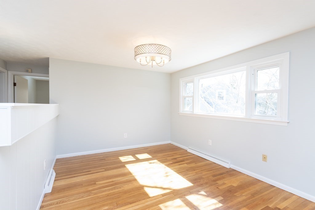 548 Poplar St, Roslindale