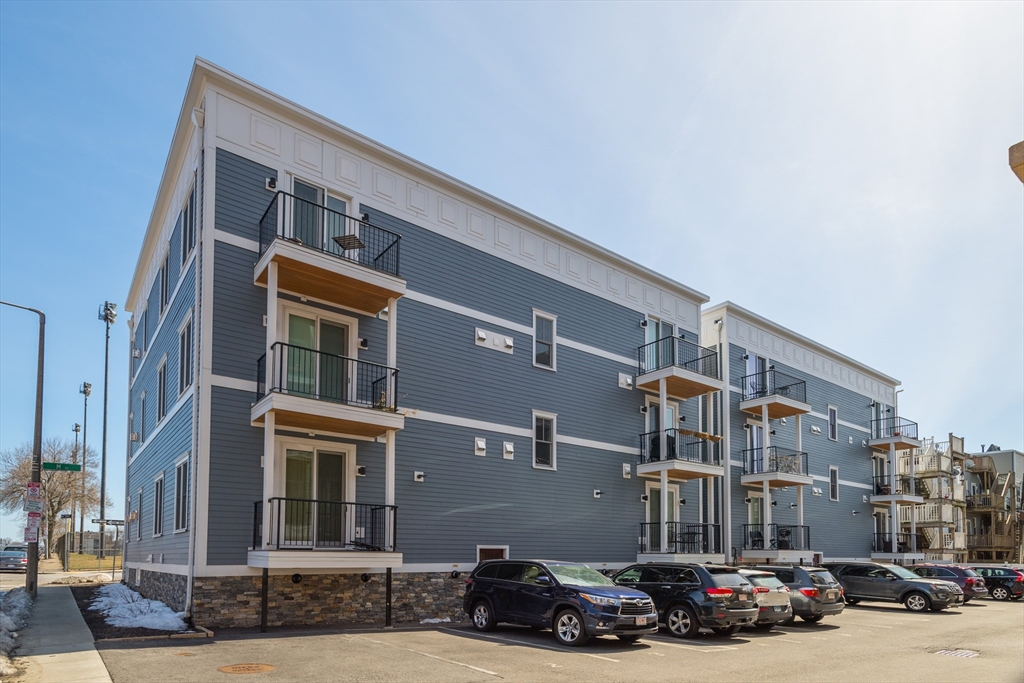 3 M St, South Boston