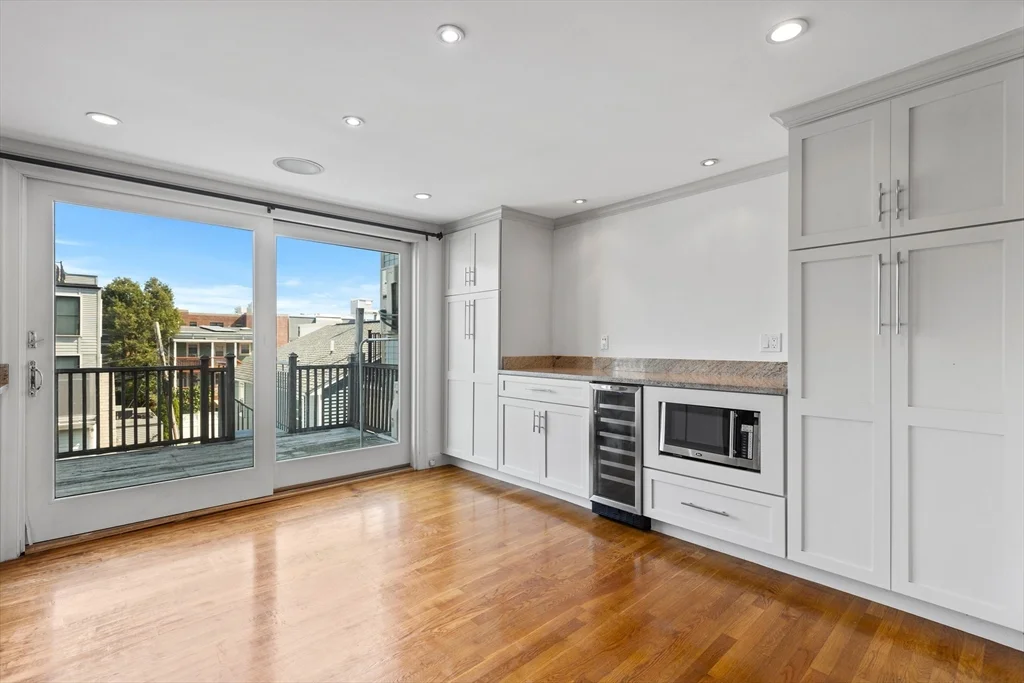 256 W 3rd St, South Boston