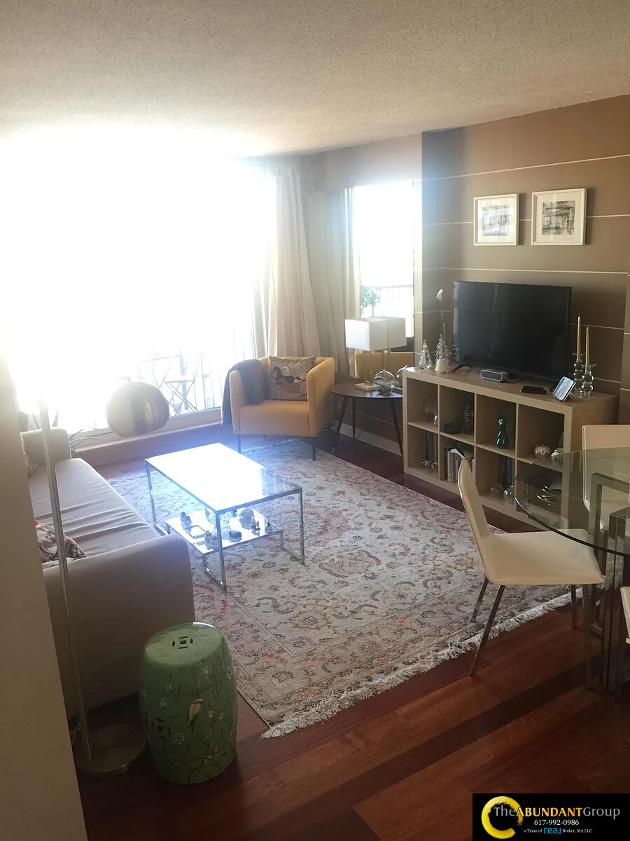 10 Museum Way, East Cambridge