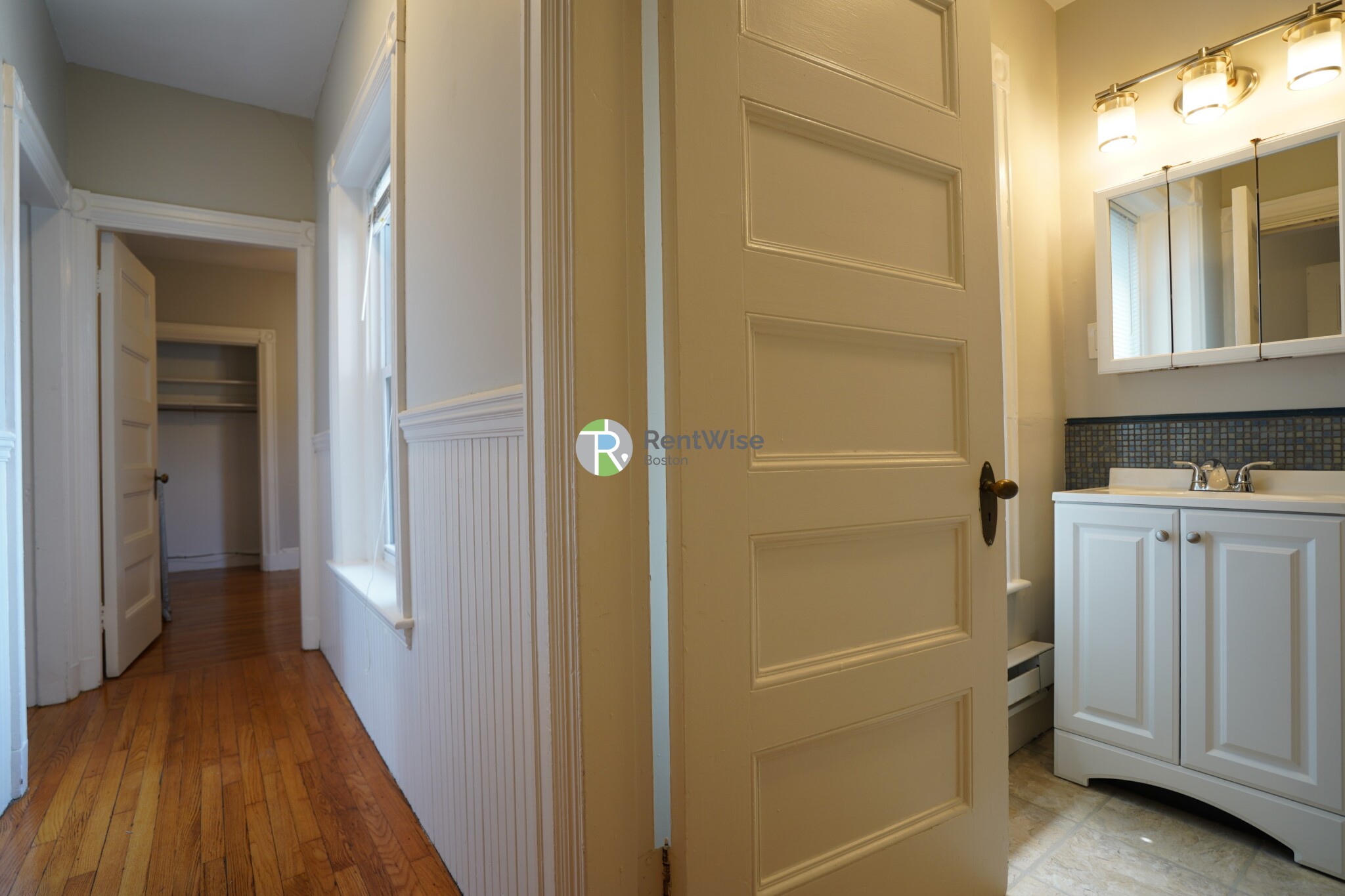 900 Massachusetts Ave, Riverside