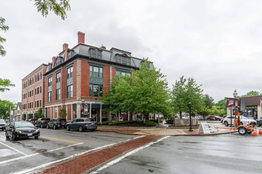 19-1 Spring St, Stoneham