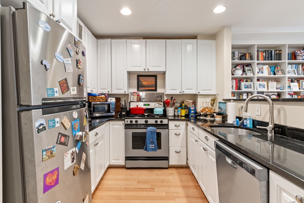 39 Grove St, Beacon Hill