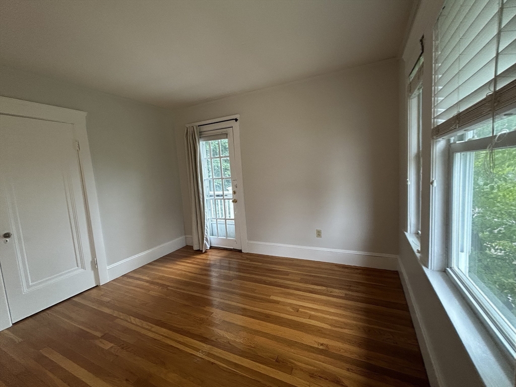 4 Harvard Rd, Belmont